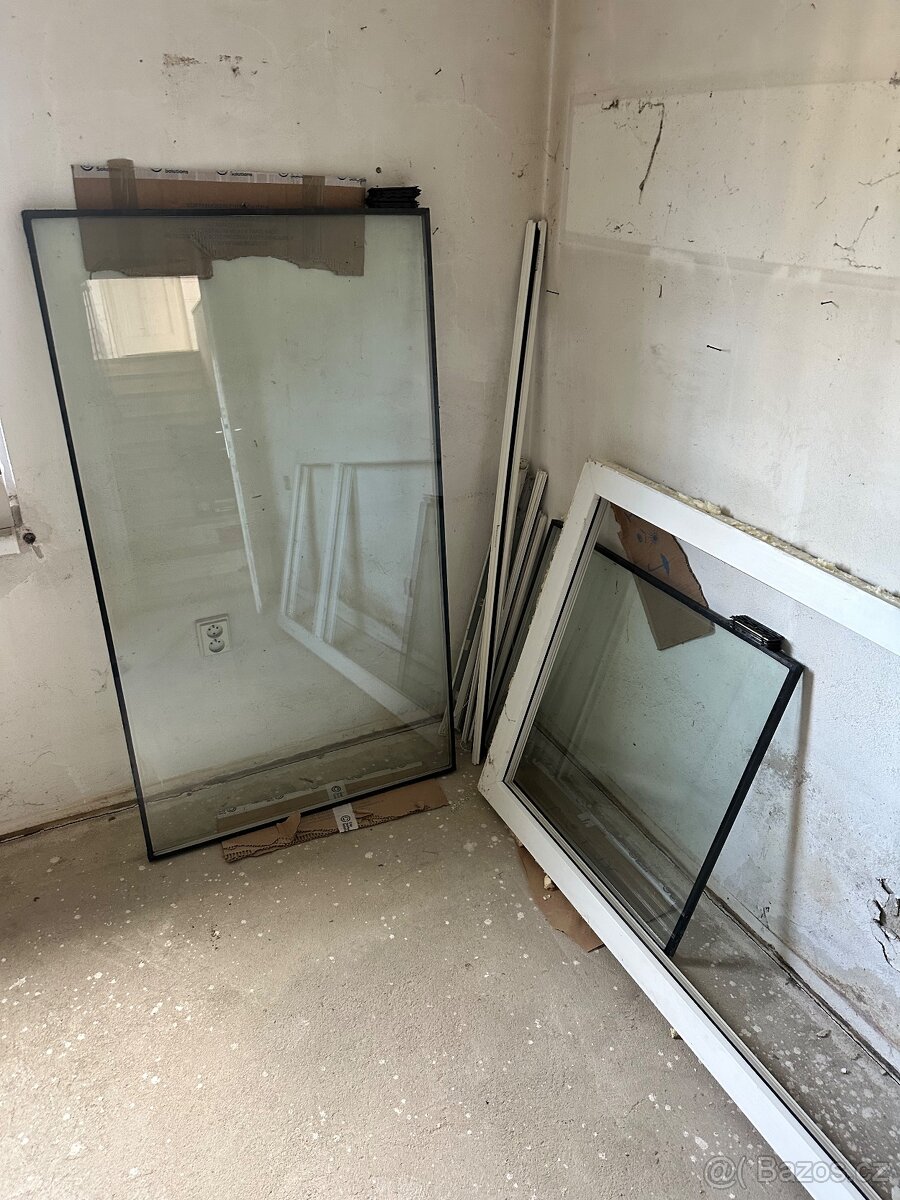 Prodám starší plastové dveře průchod 212X91,5