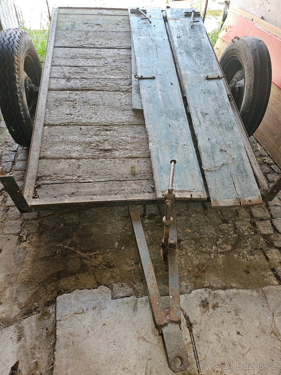 Dvoukolový přívěs,vozík za traktor