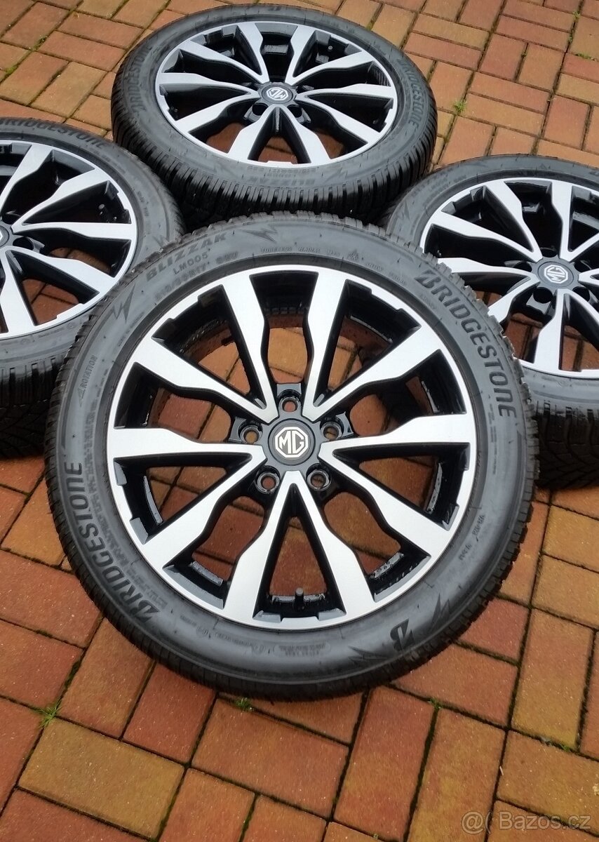 Zimní zánovní sada MG ZS 5x112 R17 pneu 215/50/17