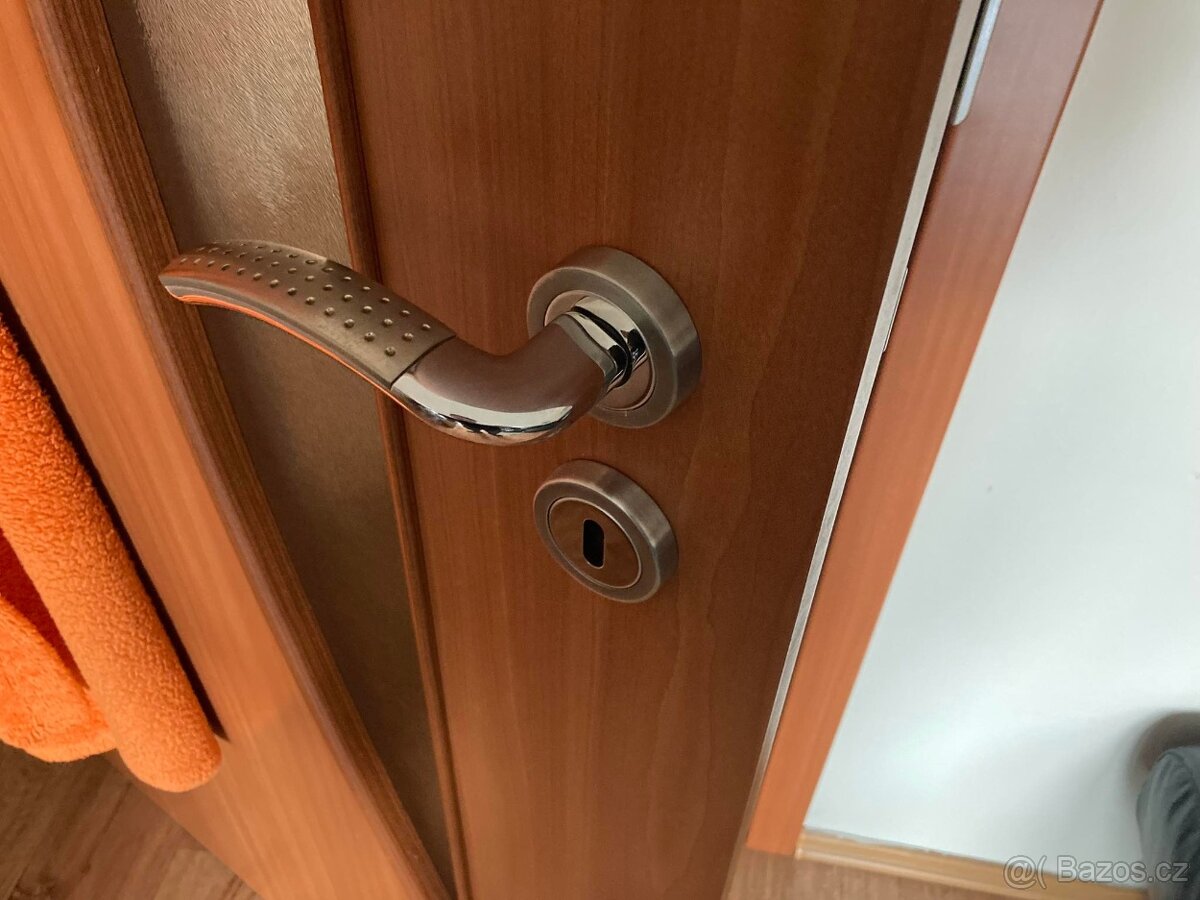 Dveře - barva třešně - interiér