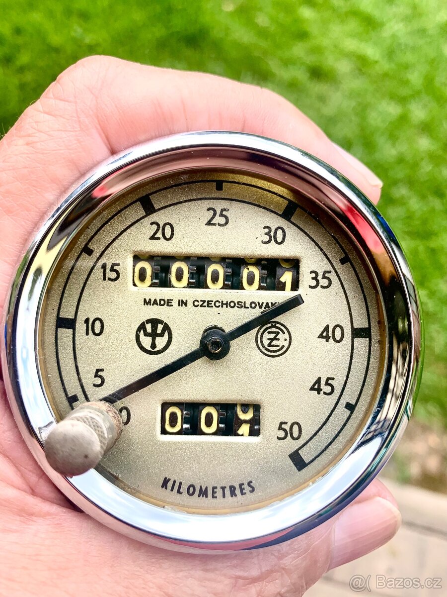 koupím tachometr na čz 150c s dením počítadlem km.