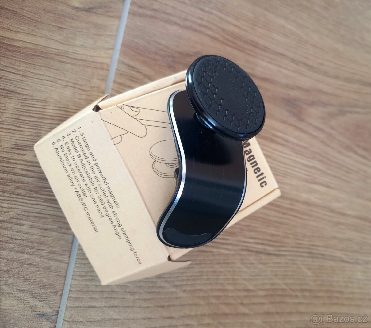 Magnetický držák na mobil do auta nový
