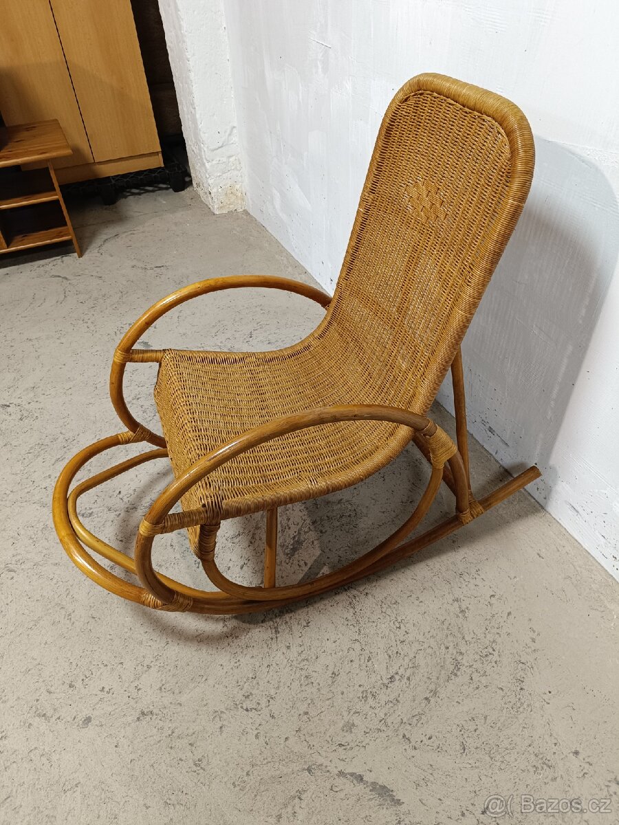 Proutěné houpací křeslo