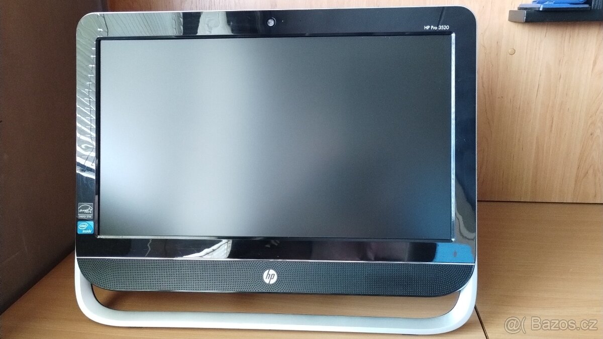 DVD/CD přehrávač. Jedná se o plně funkční PC