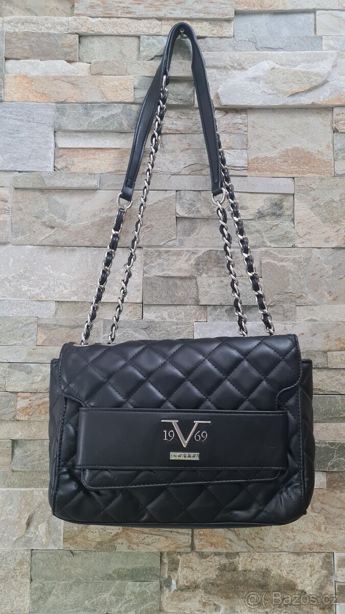 Černá kabelka 19V69