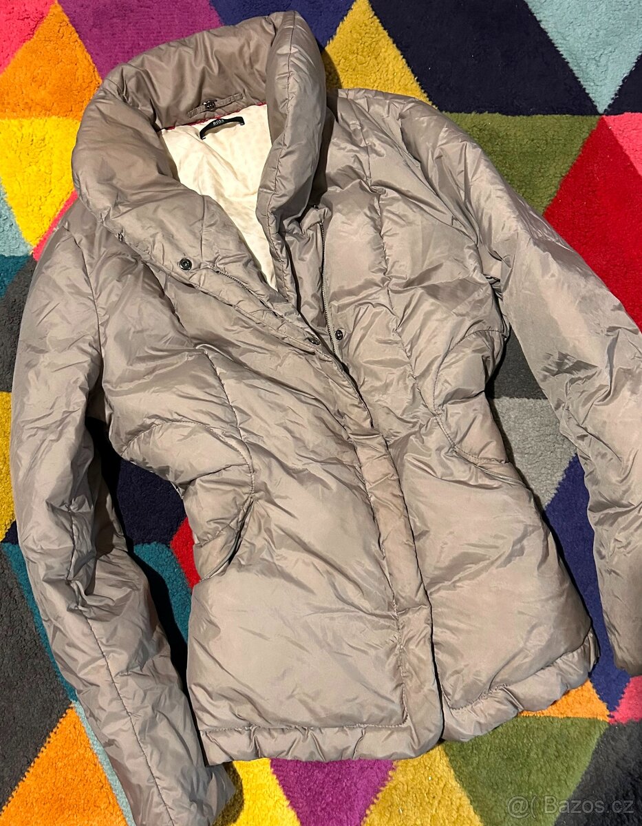 HUGO BOSS  VEL 42 LUXUSNÍ DÁMSKÁ ZIMNÍ SLIM BUNDA-PÉŘOVKA