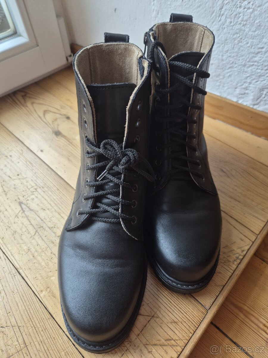 Kožené boty dámské černé JANČAŘÍK