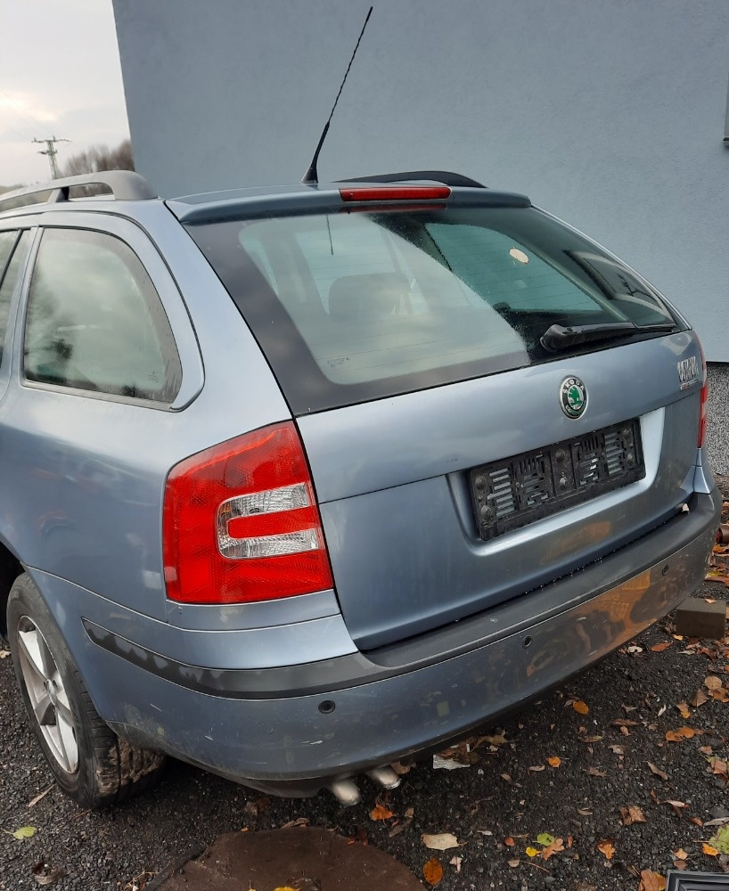 škoda octavia 2 2.0tdi bkd modrá