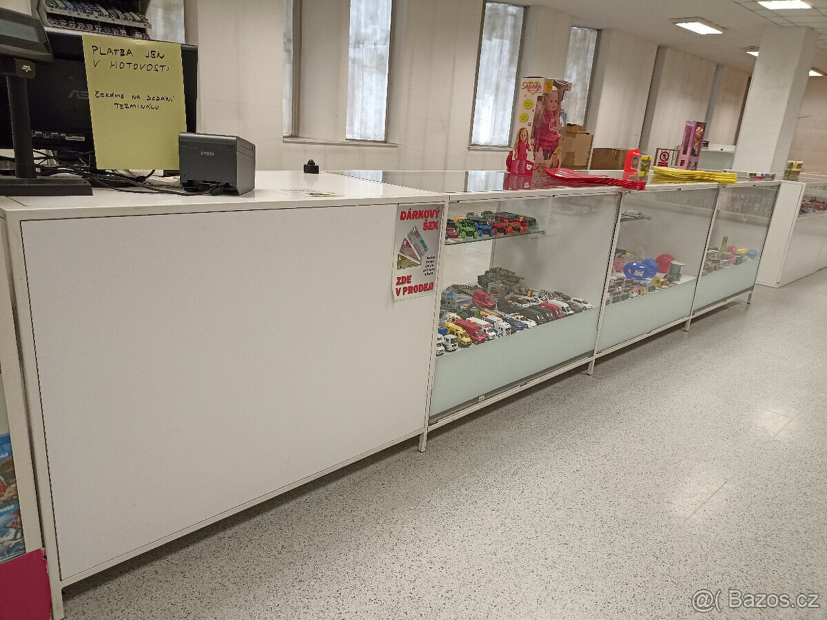 Řada prodejních pultů