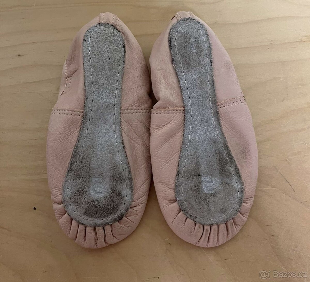 Boty na gymnastiku, piškotky