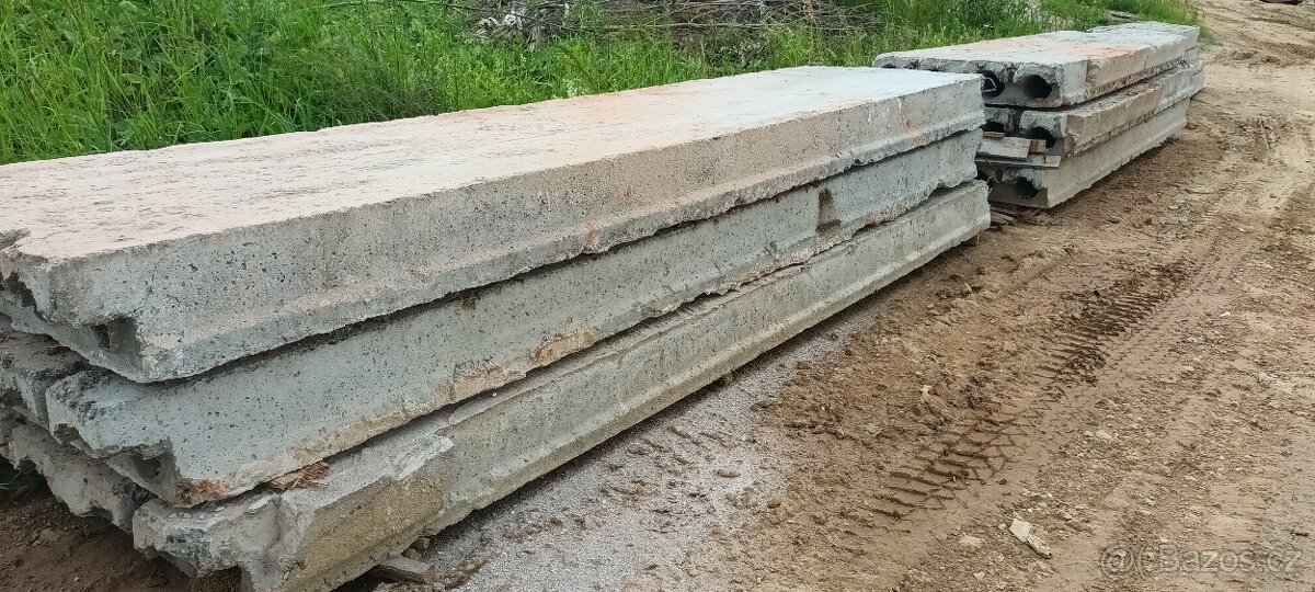 Stropní betonové panely