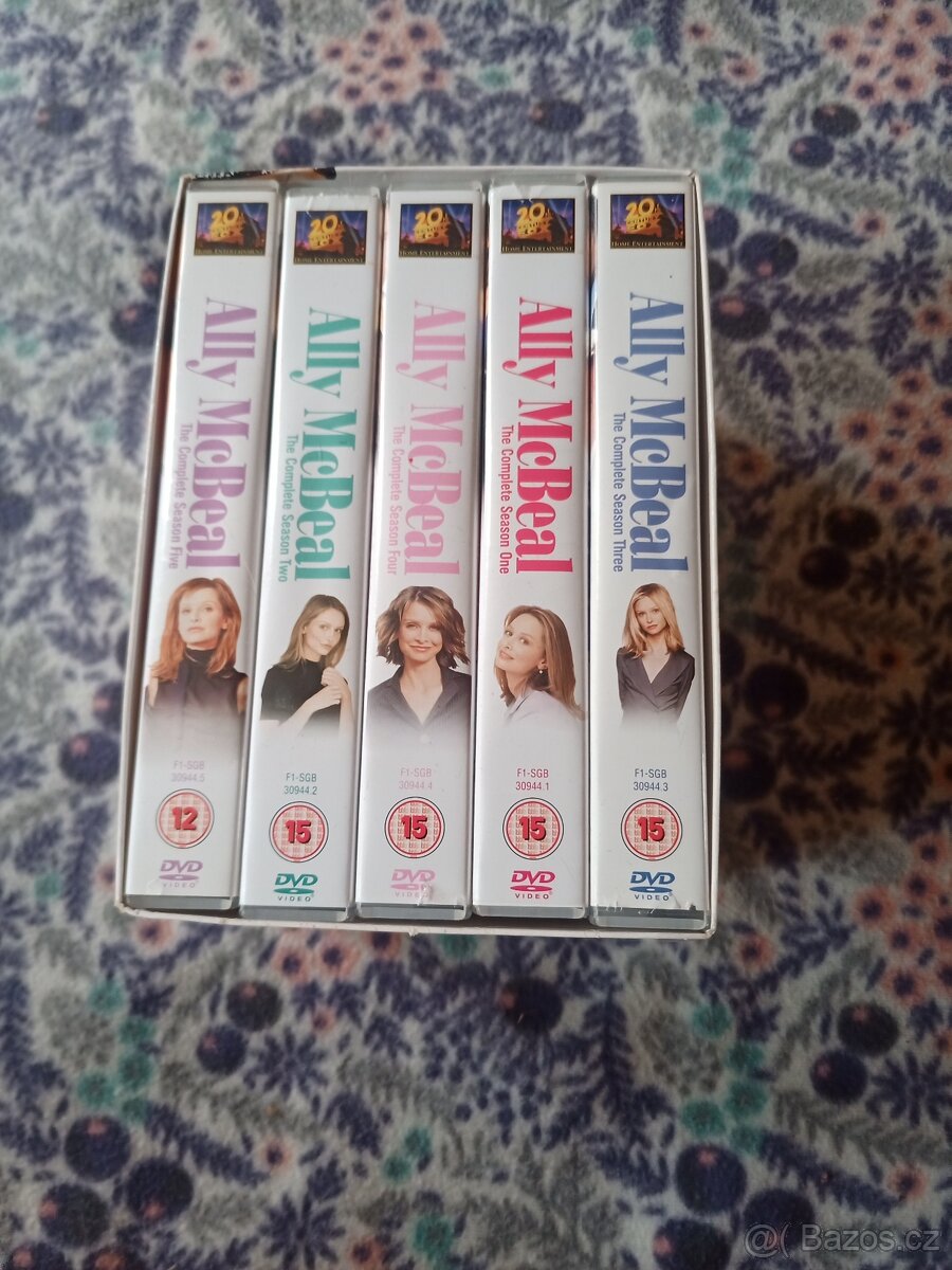 Prodám DVD Ally McBeal, celá sada za 150 Kč