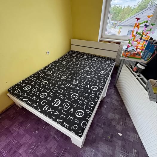 Postel 160x200 cm vč. roštu a matrace
