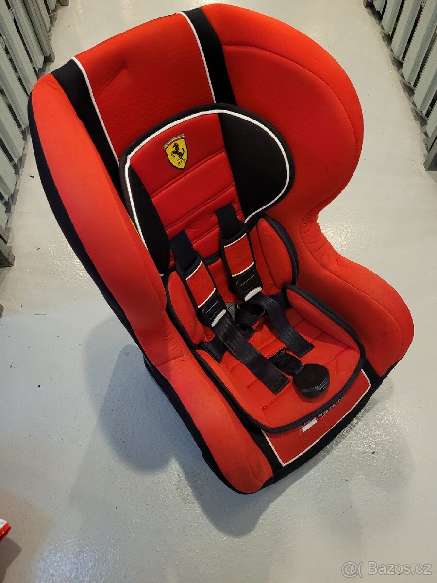 Dětská atosedačka FERRARI