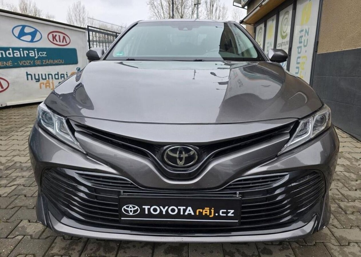 Toyota Camry 2.5-BENZÍN-AUTOMAT