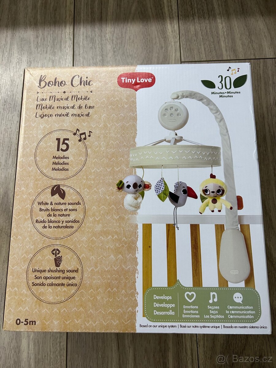 Kolotoč nad postýlku