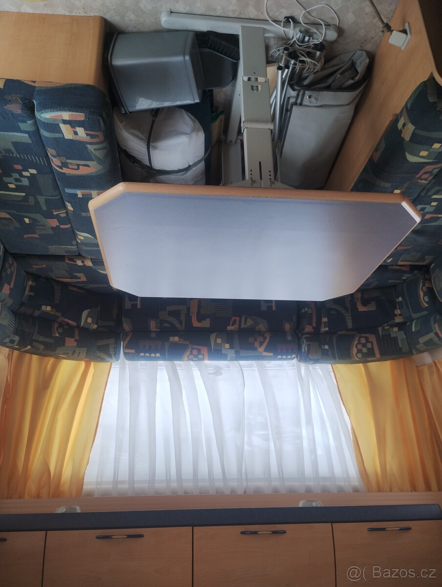 Obytný přívěs karavan