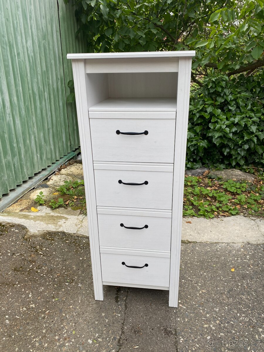 IKEA Brusali - komoda se 4 zásuvkami
