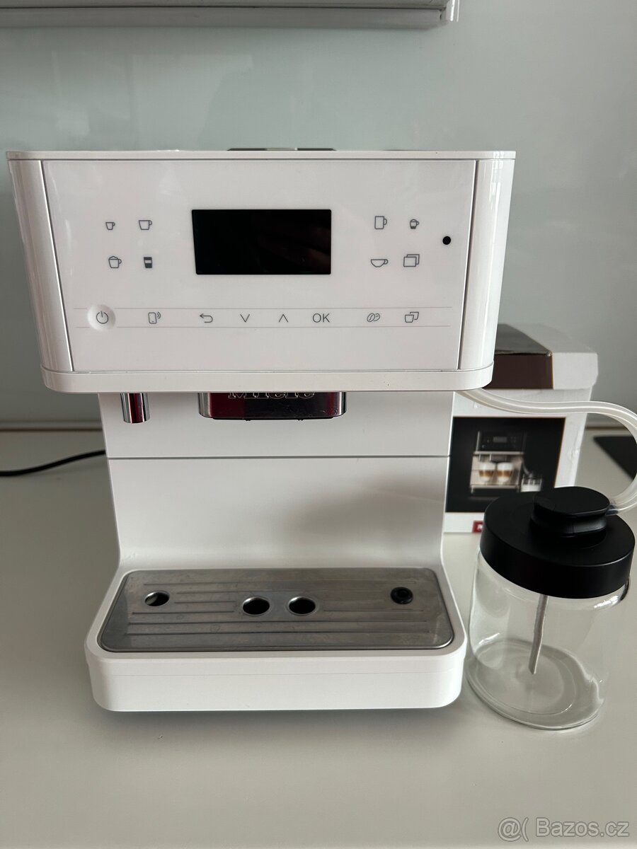 Automaticky kávovar MIELE CM 6160
