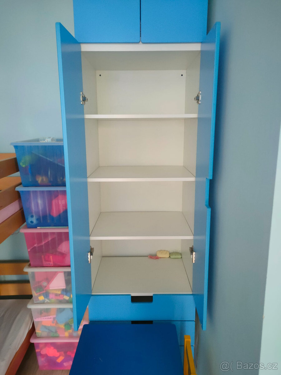 Skříň IKEA modrá