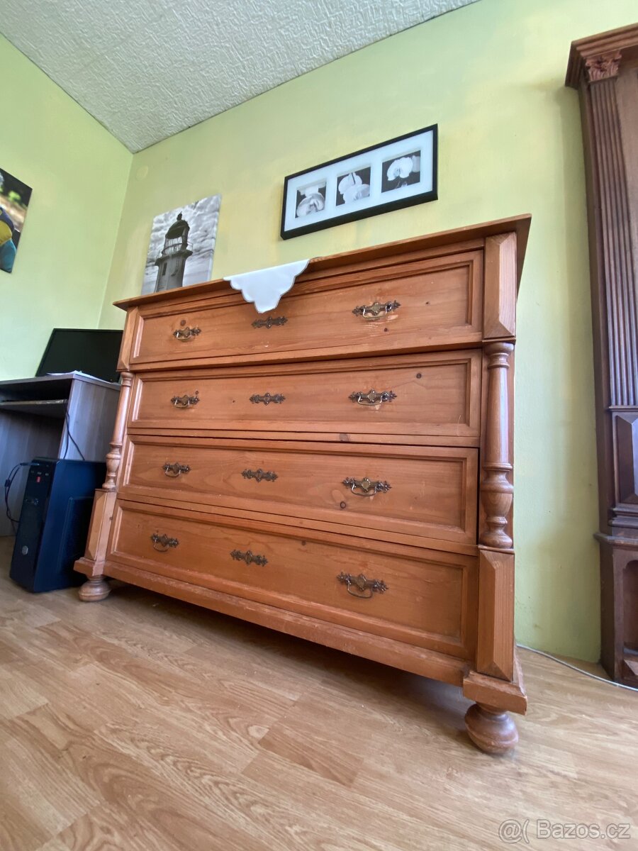 Starožitnost skříň komoda