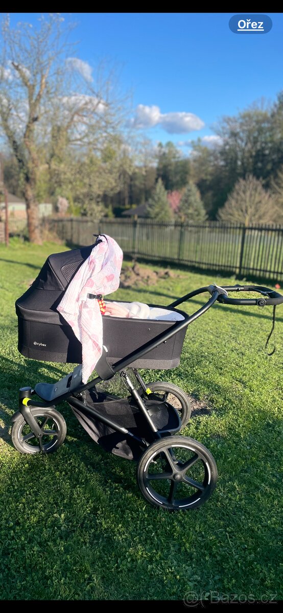 Kombinovaný kočárek cybex avi spin moon black gold