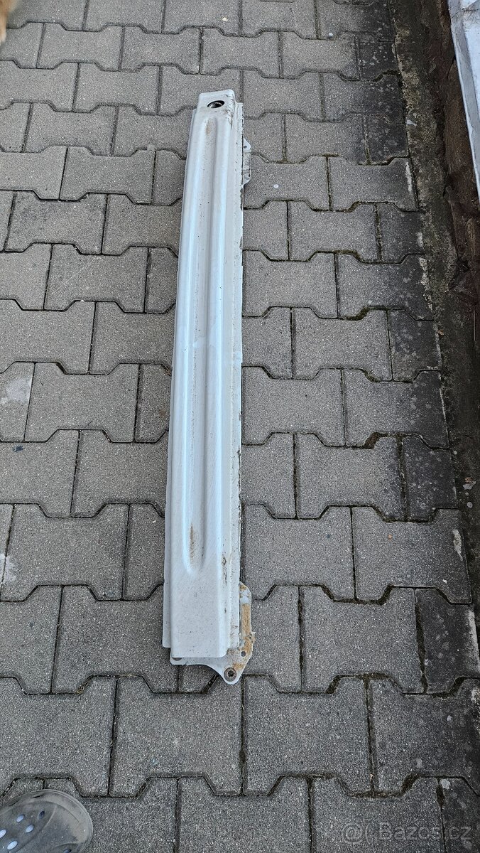 Vystuha zadniho narazniku superb 3 combi