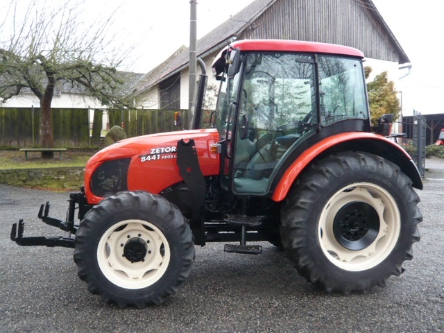 Zetor 8441 Proxima s čelní hydraulikou