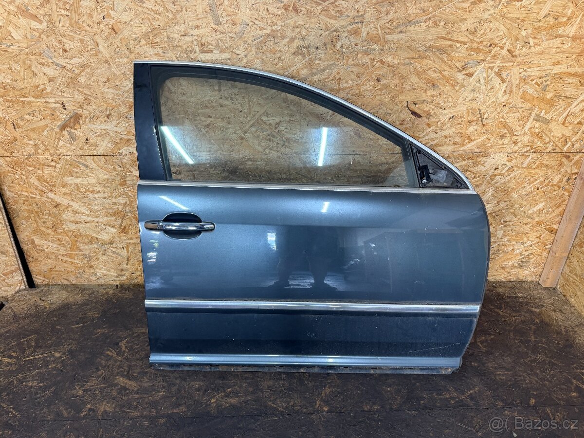 PRAVÉ PŘEDNÍ DVEŘE VOLKSWAGEN PHAETON