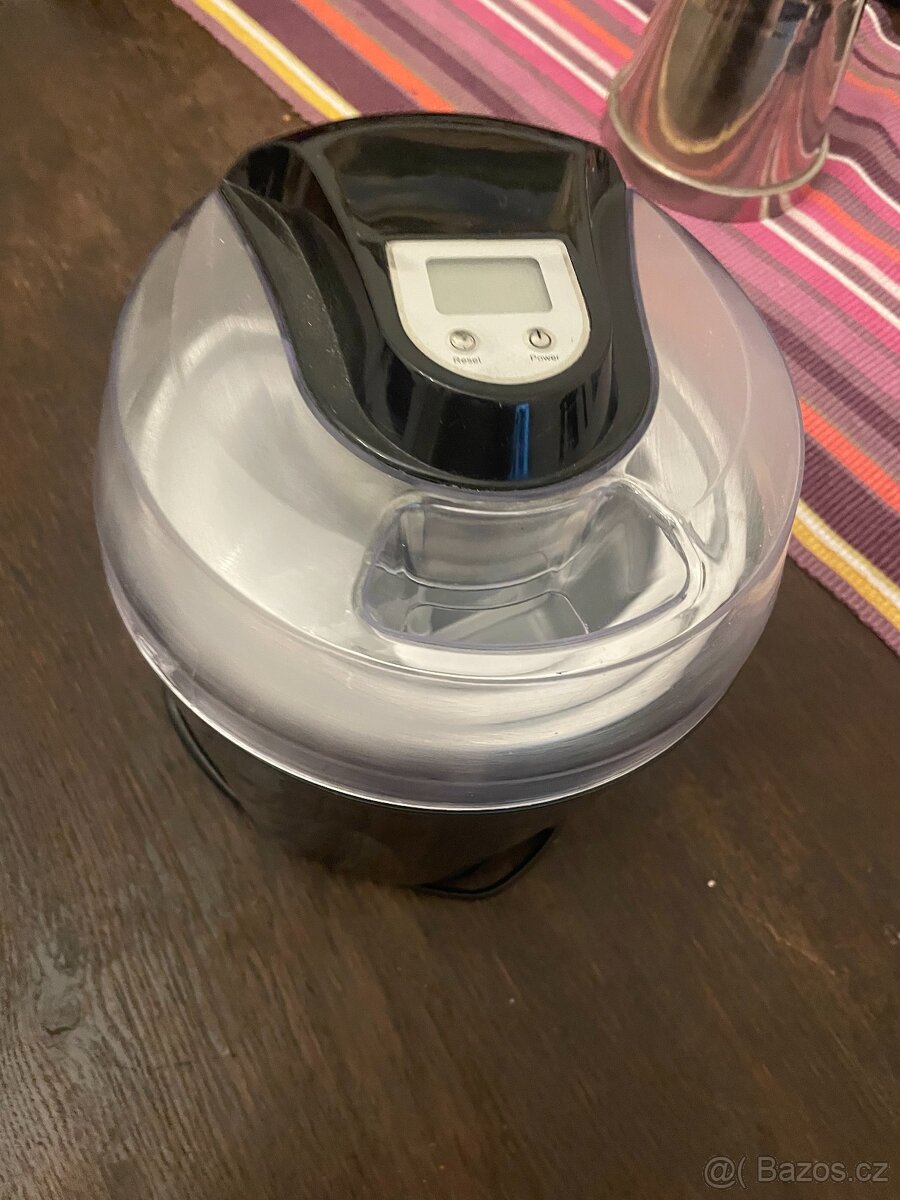 Zmrzlinovač Guzzanti 1,5 litrů