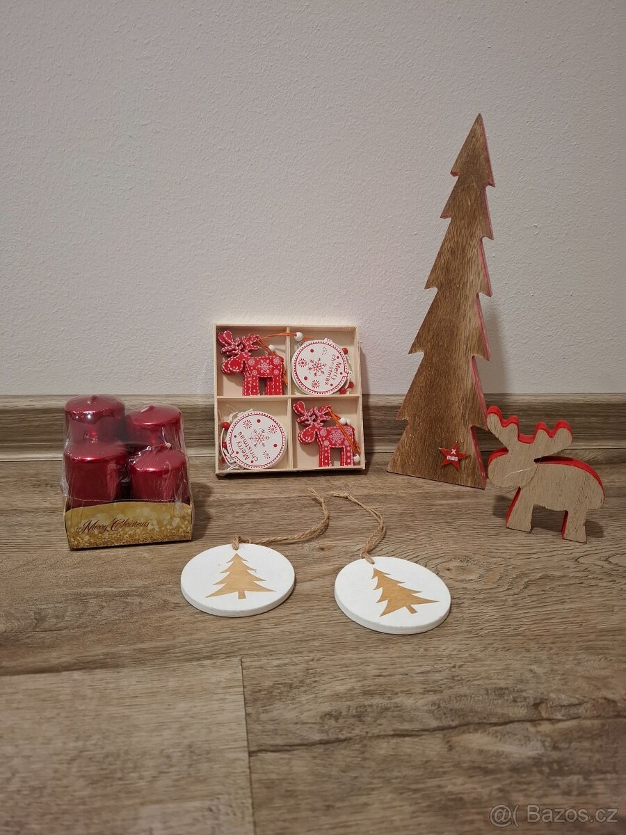 Vánoční ozdoby, dekorace, stromeček,sob,svíčky, adventní