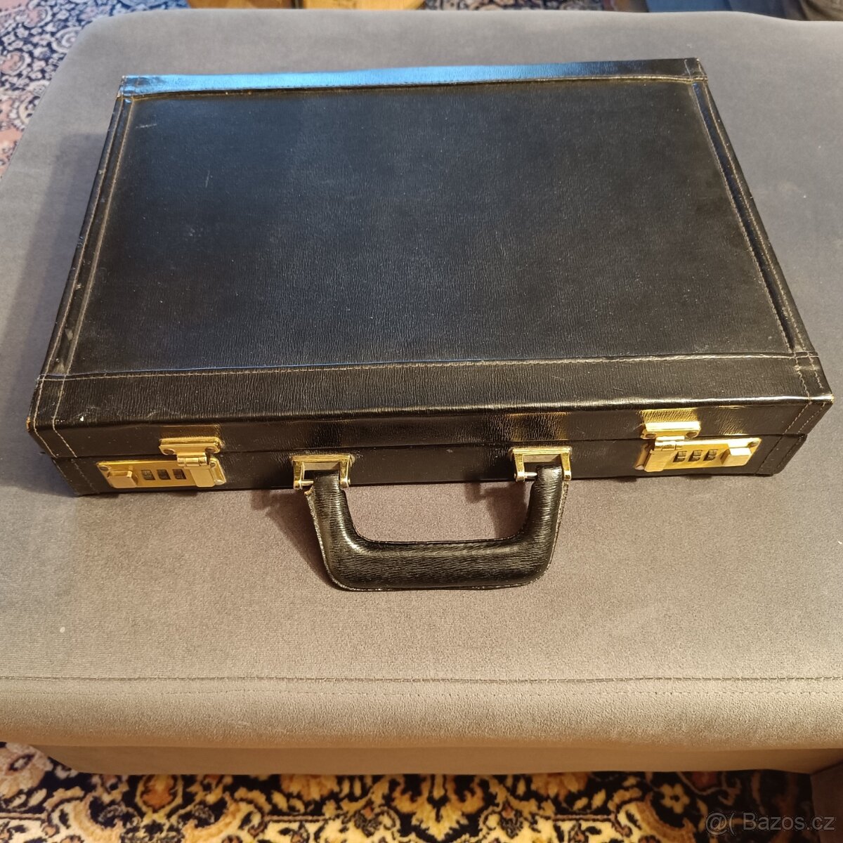 Kožený kódovací kufřík