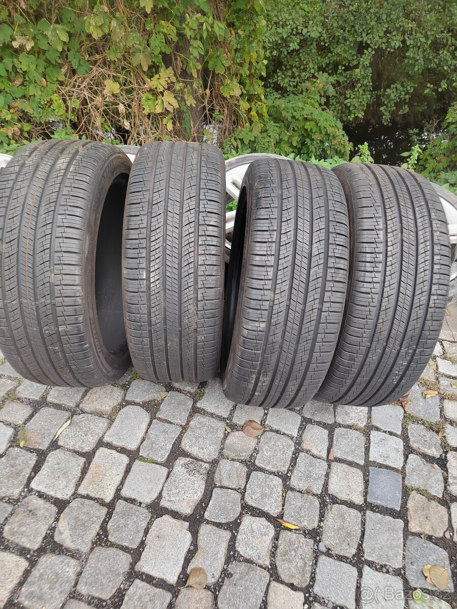 Prodám zánovní pneu 245/45/20 Nexen Roadian Gtx 99V