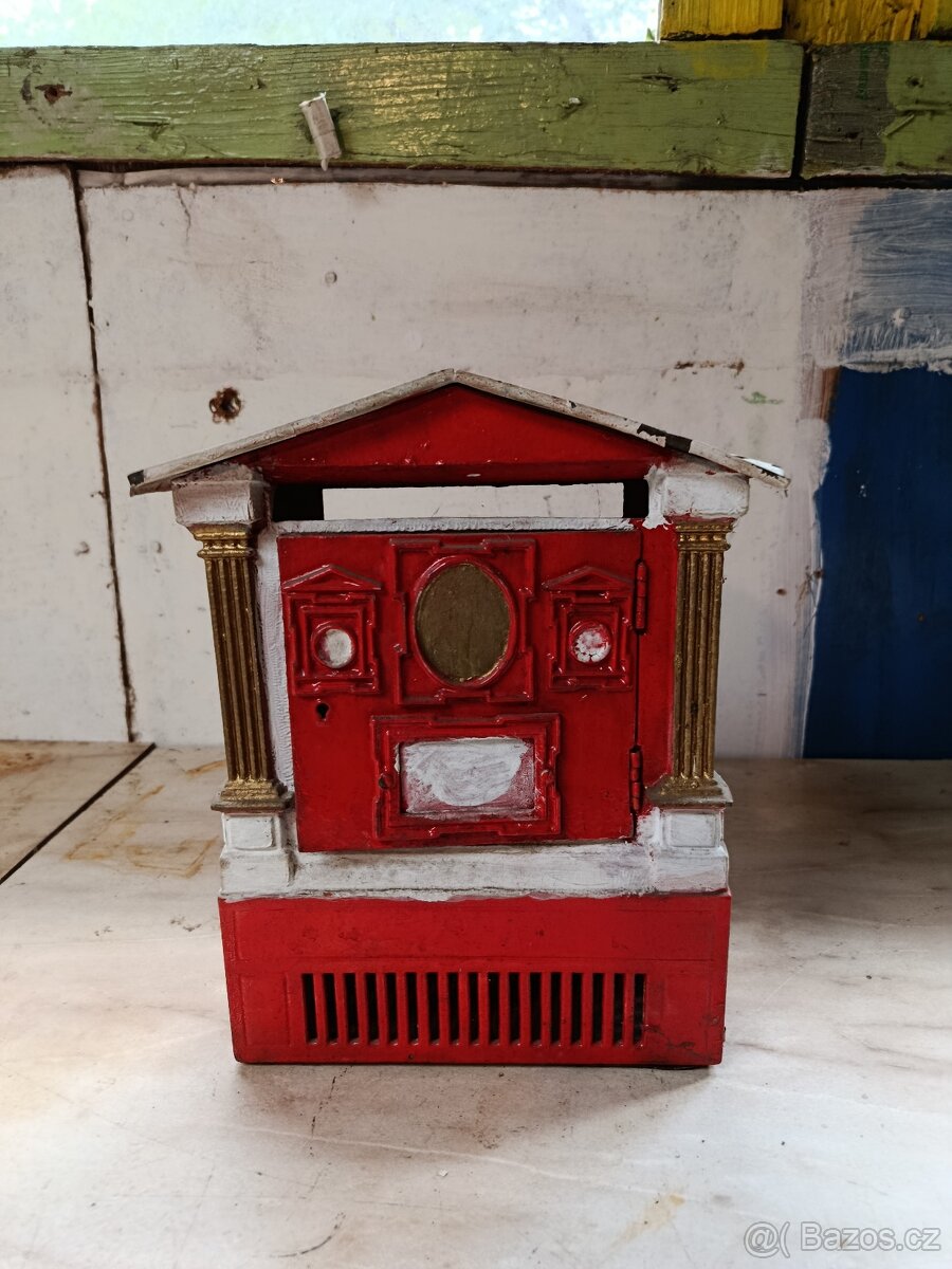 Starožitná litinová dekorativní schránka - ve stylu antické