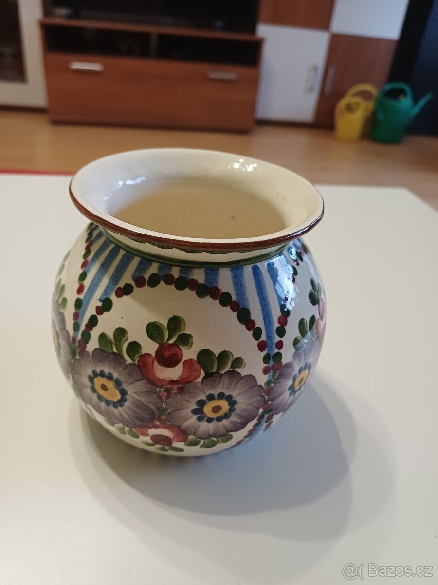 Starožitná ručně malovaná vázička Fajans