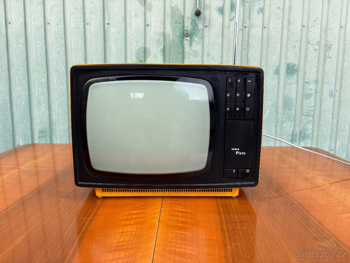 TV Tesla Pluto