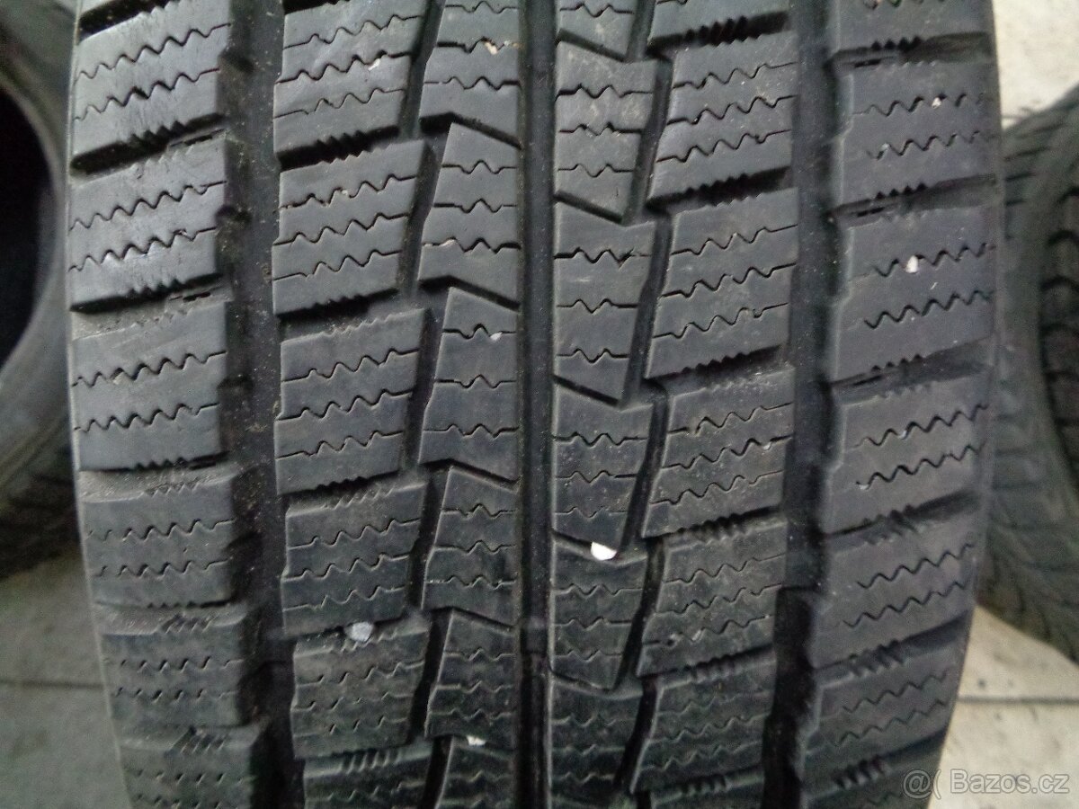 215/60 R17C HANKOOK (7-8mm) č.13574/d3