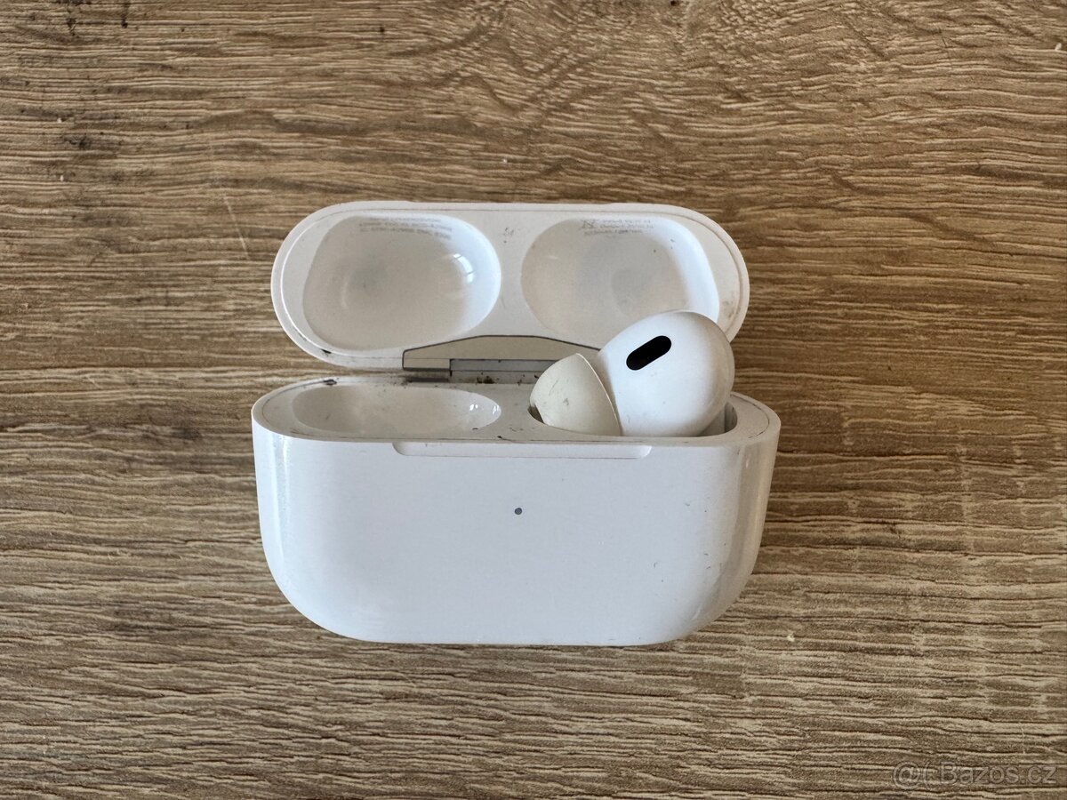 Airpods Pro 2nd gen (USB-C) - pravé sluchátko a krabička
