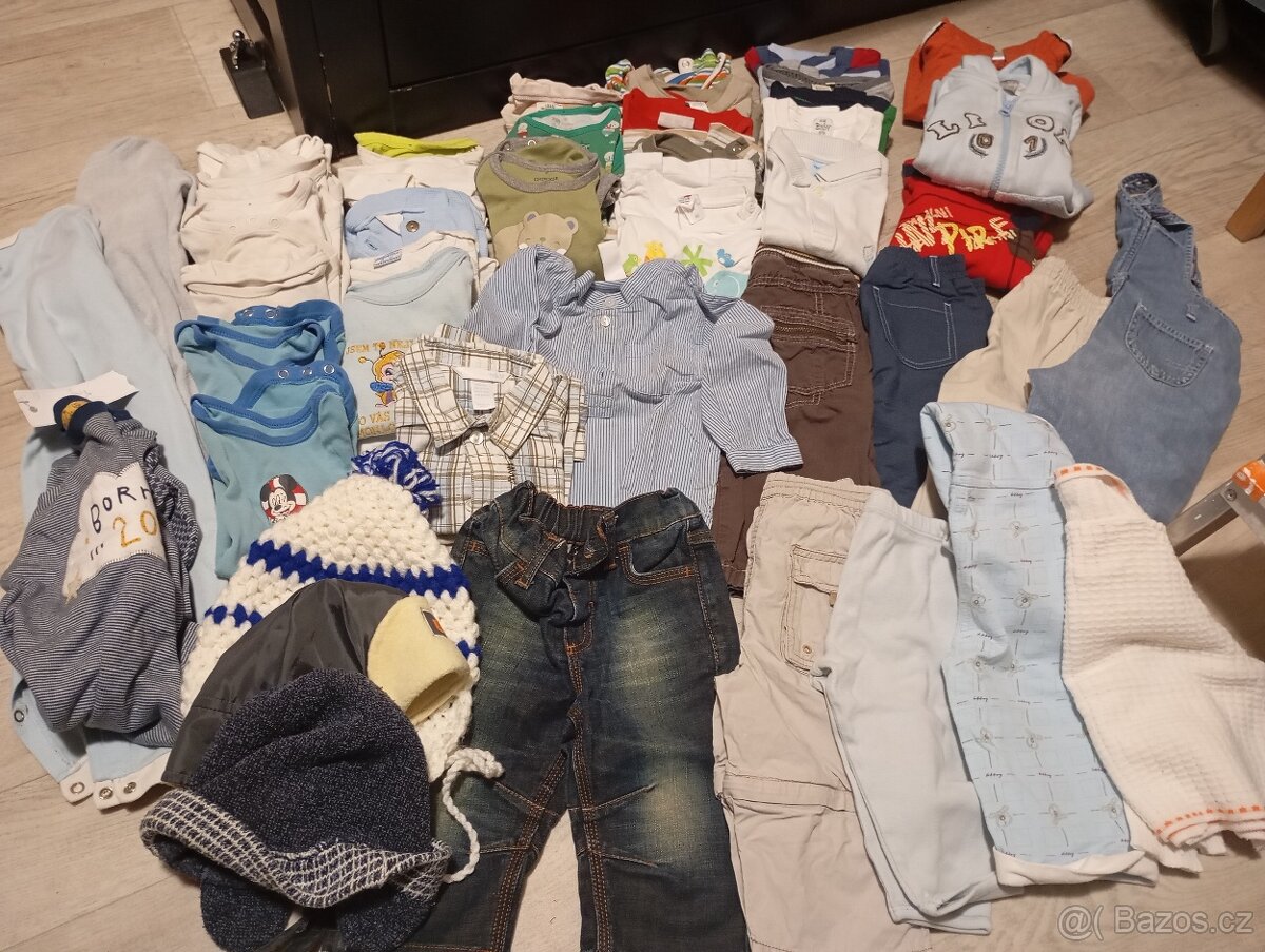 Balík oblečení vel. 80