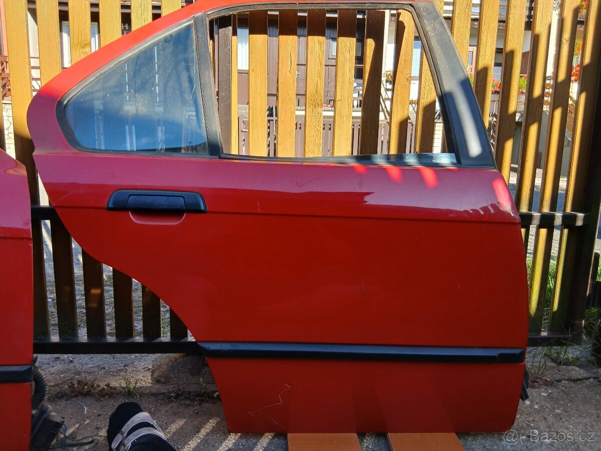 Dveře BMW E36