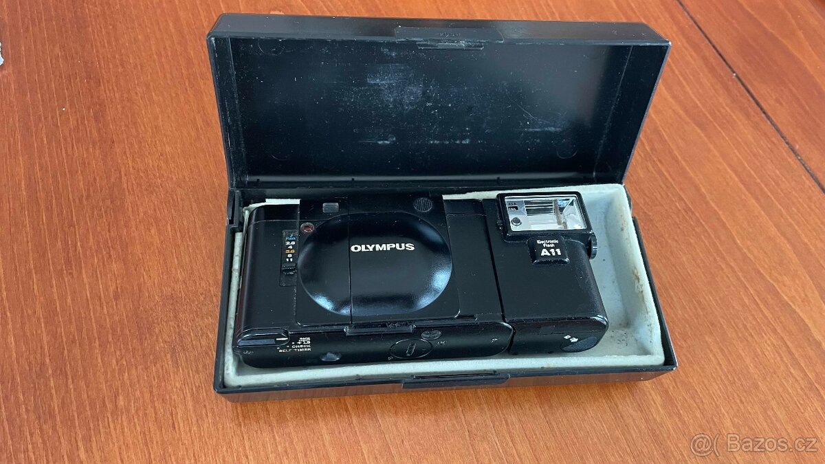 OLYMPUS XA + blesk A11