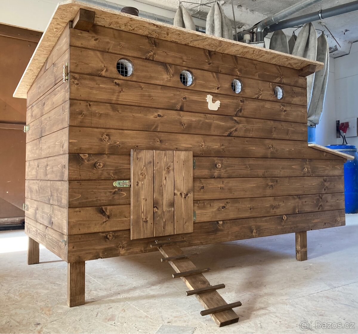 Celozateplený kurník pro 10-12 slepic