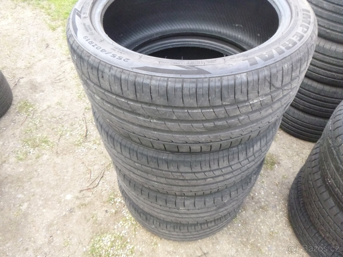 4x letní pneu 255/40 r19 (7 mm, 2022)