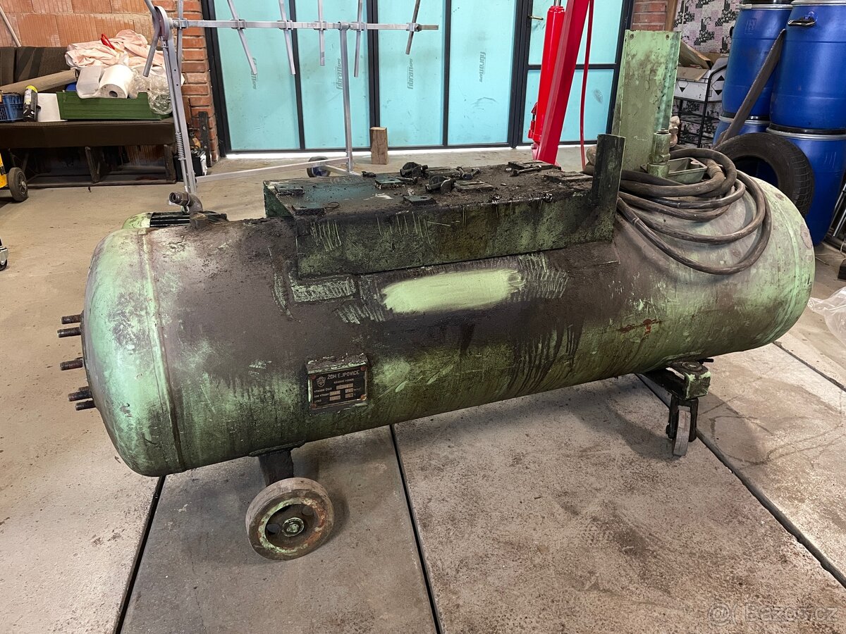 Vzdušník Orlík 2JSK 300l