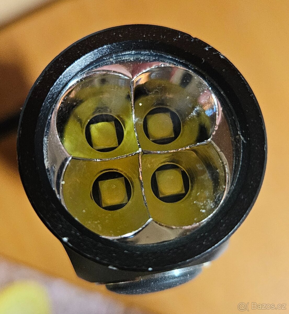 Svítilna Nitecore E4K
