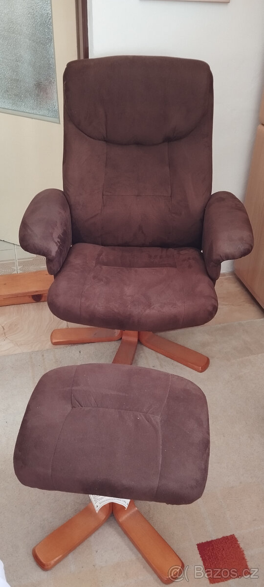 Polohovací křeslo s podnožkou - pěkný stav
