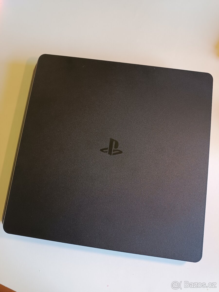 Sony PlayStation 4