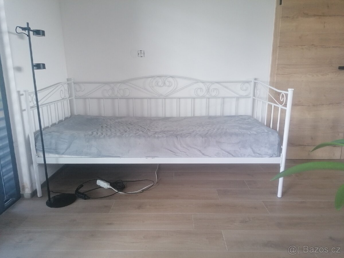 Prodám postel