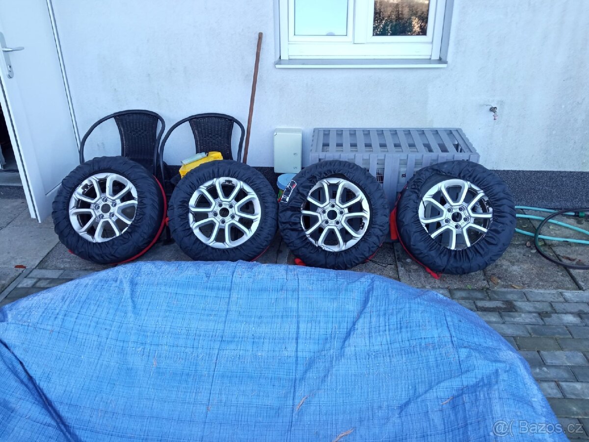 zimní gumy 5 ks a disky 4ks na Fiat 500x z roku 2019
