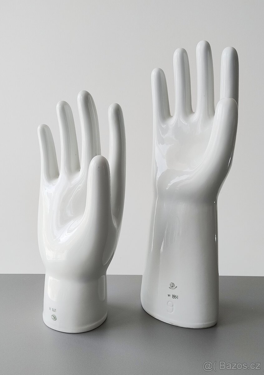 Porcelánové ruky